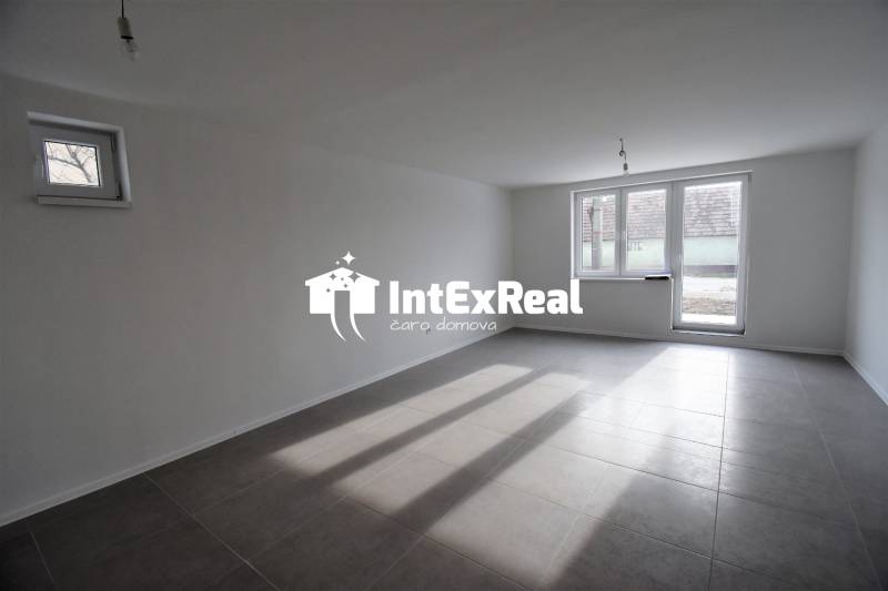 Prízemný 3i byt s terasou, 89 +12 m², 3x P, predaj, Čierna Voda, viac na: https://reality.intexreal.sk/