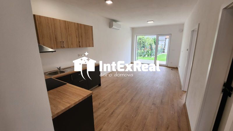   Prenájom 3i  bytu s terasou a so záhradou, Šoporňa, viac na: https://reality.intexreal.sk/