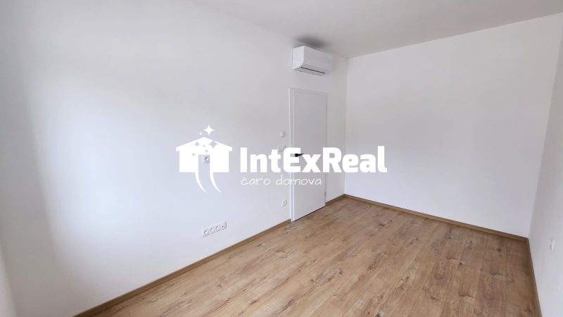   Prenájom 3i  bytu s terasou a so záhradou, Šoporňa, viac na: https://reality.intexreal.sk/