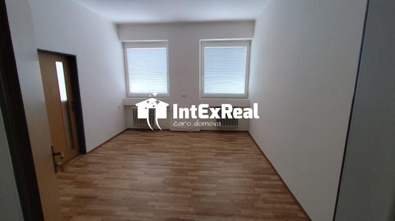 Kancelária, administratívny pr., prenájom, Galanta centrum, viac na: https://reality.intexreal.sk/