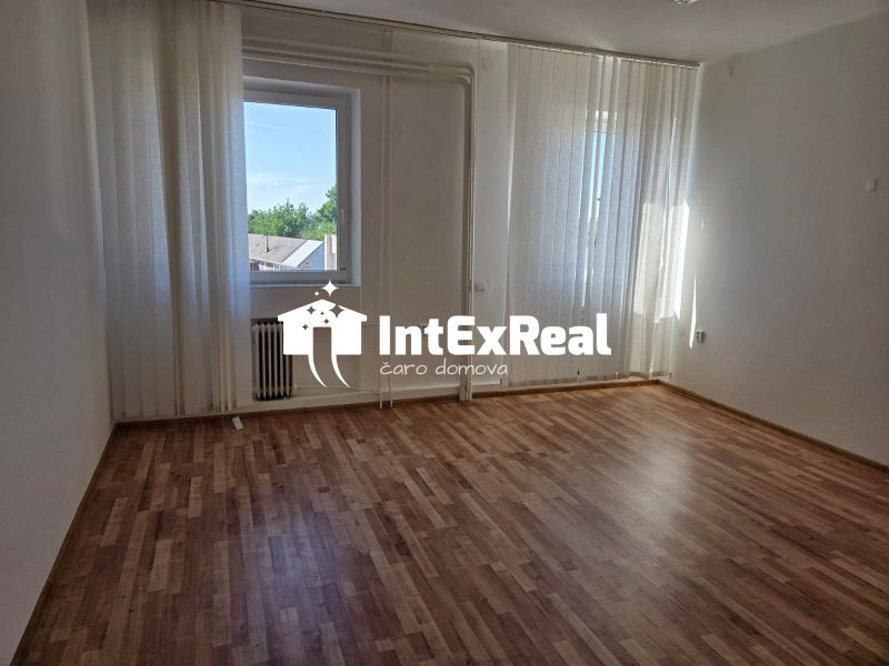 Kancelária, administratívny pr., prenájom, Galanta centrum, viac na: https://reality.intexreal.sk/