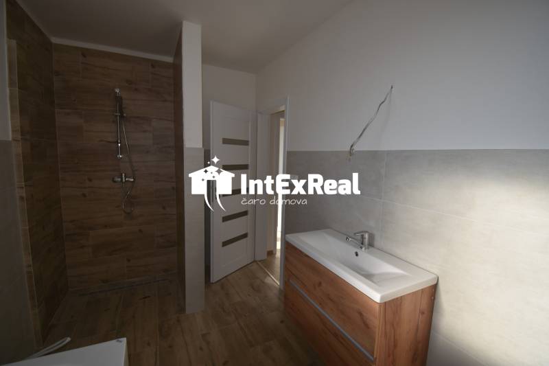   Novostavba na predaj,  Mládežnícka štvrť , Galanta, viac na: https://reality.intexreal.sk/