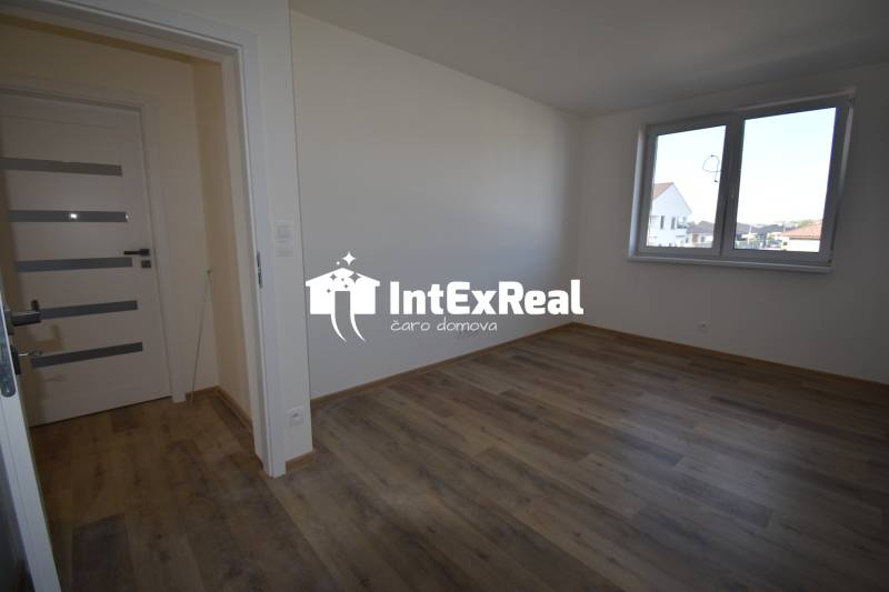   Novostavba na predaj,  Mládežnícka štvrť , Galanta, viac na: https://reality.intexreal.sk/