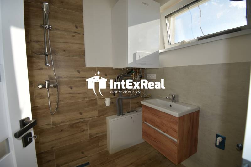   Novostavba na predaj,  Mládežnícka štvrť , Galanta, viac na: https://reality.intexreal.sk/