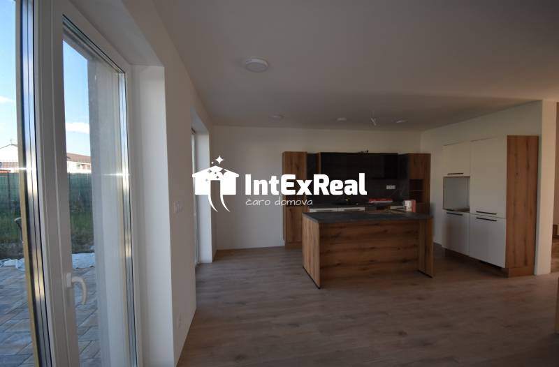   Novostavba na predaj,  Mládežnícka štvrť , Galanta, viac na: https://reality.intexreal.sk/