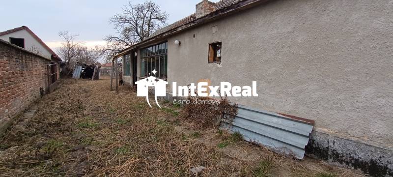 Pozemok s vidiecym domom, predaj, Dolné Saliby, viac na: https://reality.intexreal.sk/
