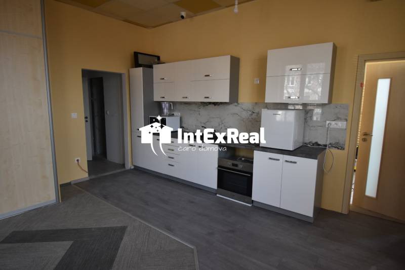 Na prenájom veľký 2 izbový byt, Galanta centrum, viac na : https://reality.intexreal.sk/