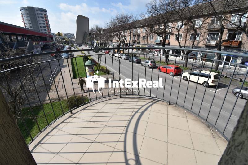 Na prenájom veľký 2 izbový byt, Galanta centrum, viac na : https://reality.intexreal.sk/