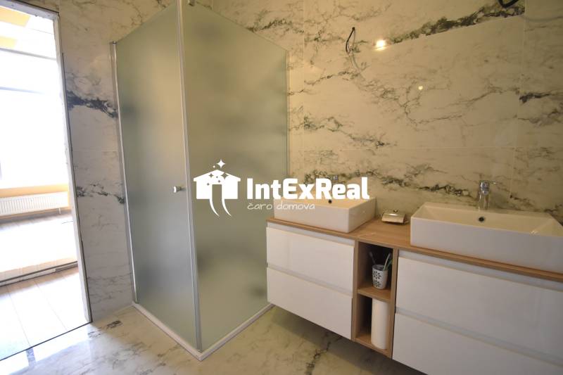 Na prenájom veľký 2 izbový byt, Galanta centrum, viac na : https://reality.intexreal.sk/