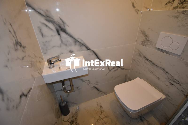 Na prenájom veľký 2 izbový byt, Galanta centrum, viac na : https://reality.intexreal.sk/