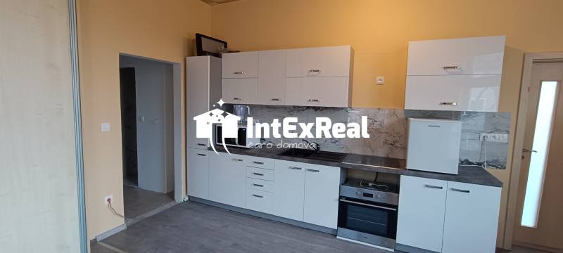 Na prenájom veľký 2 izbový byt, Galanta centrum, viac na : https://reality.intexreal.sk/