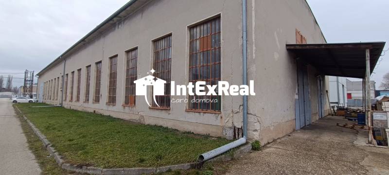 Skladový , výrobný priestor na prenájom  1131,69m2, Galanta , viac na: https://reality.intexreal.sk/
