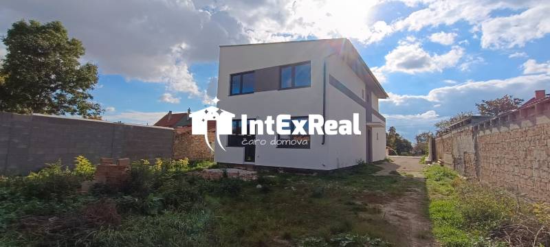 Na predaj 2 izbový byt v súkromí, Galanta, Hody