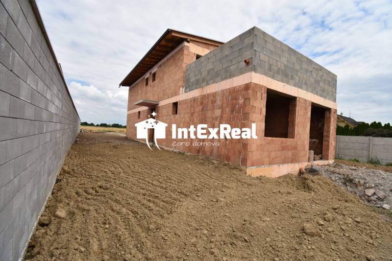 Na predaj 2 izbový byt v súkromí, Galanta, Hody, viac na: https://reality.intexreal.sk/