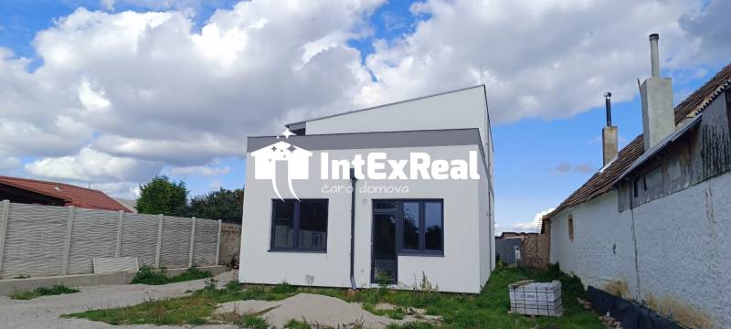 Na predaj 2 izbový byt v súkromí, Galanta, Hody