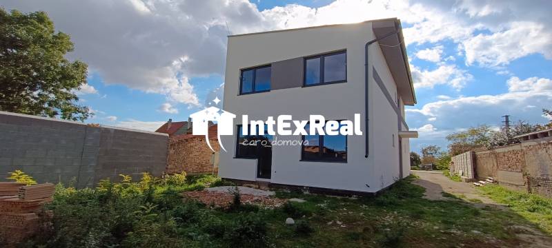 Na predaj 2 izbový byt v súkromí, Galanta, Hody