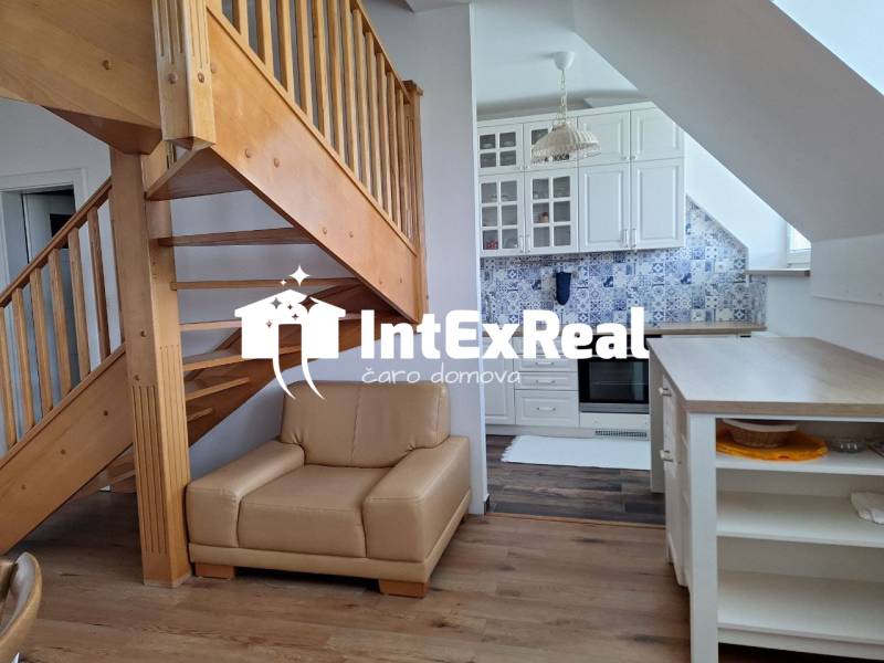 Nevšedné bývanie – Mezonetový 3i byt, GA, viac na: https://reality.intexreal.sk/