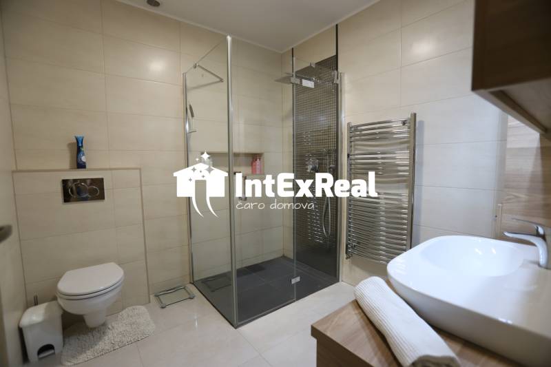 Pre náročných, vysnívaný domov na predaj, Veľký Meder, viac na: https://reality.intexreal.sk/