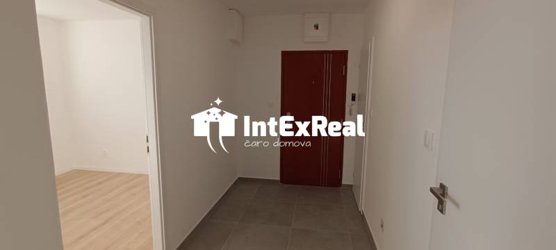 Zrekonštruovaný  3i byt,  predaj, Šaľa centrum, viac na: https://reality.intexreal.sk/