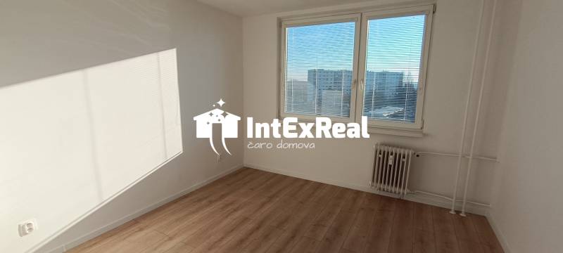 Zrekonštruovaný  3i byt,  predaj, Šaľa centrum, viac na: https://reality.intexreal.sk/