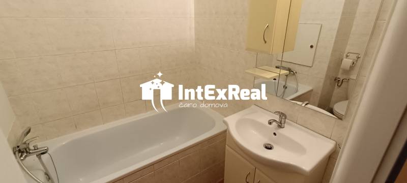 Presvetlený, klimatizovaný 1 izbový byt na prenájom, Galanta, viac na: https://reality.intexreal.sk/