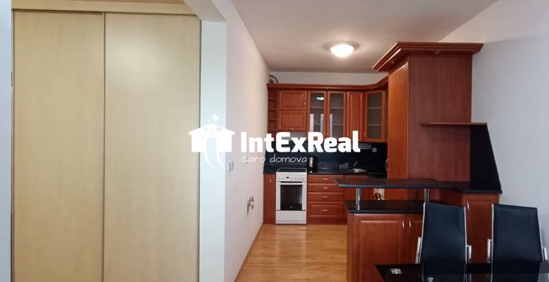 Presvetlený, klimatizovaný 1 izbový byt na prenájom, Galanta, viac na: https://reality.intexreal.sk/