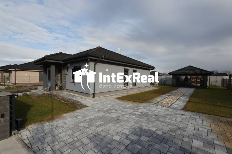 Pre náročných, vysnívaný domov na predaj, Veľký Meder, viac na: https://reality.intexreal.sk/