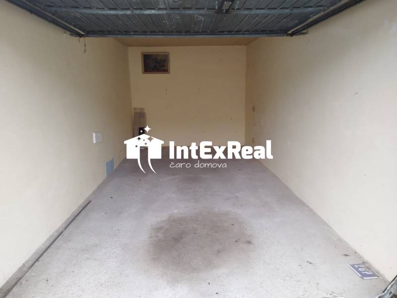 Na predaj murovaná garáž, Dunajská Streda, Sever, viac na: https://reality.intexreal.sk/