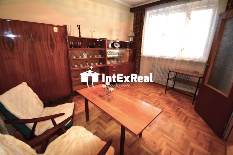 Rodinný dom s potenciálmi, na predaj Tešedíkovo,k viac na: https://reality.intexreal.sk/G