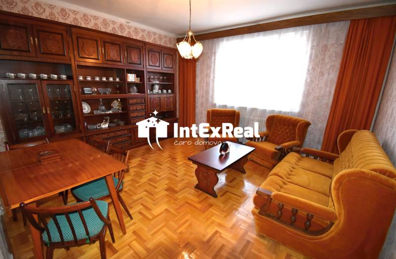 Rodinný dom s potenciálmi, na predaj Tešedíkovo,k viac na: https://reality.intexreal.sk/