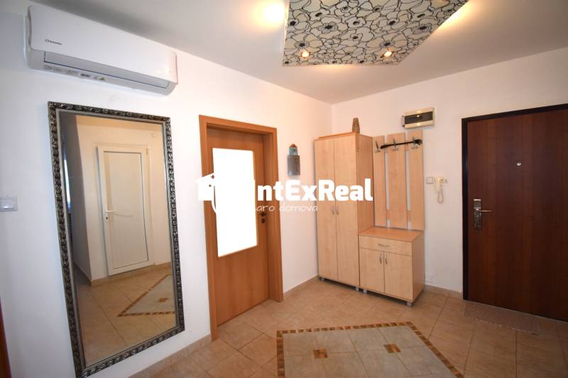 Veľkometrážny 3 izbový byt,  predaj, Galanta, SNP, viac na: https://reality.intexreal.sk/