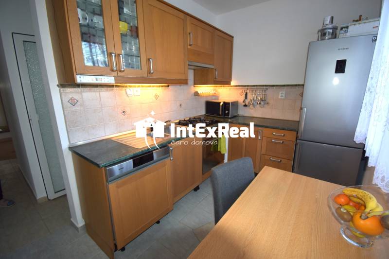 Veľkometrážny 3 izbový byt,  predaj, Galanta, SNP, viac na: https://reality.intexreal.sk/