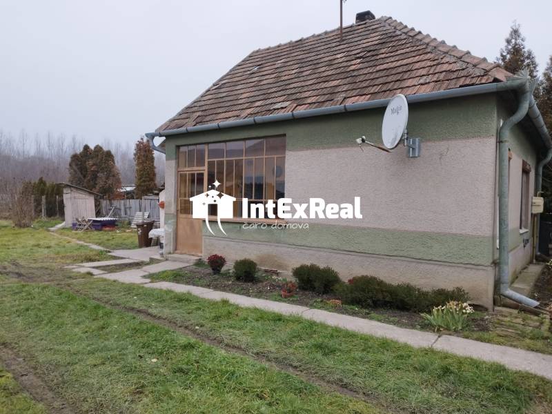 Pozemok pri vode s vidieckym domom,  na predaj, Vozokany pri Galante, viac na: https://reality.intexreal.sk/