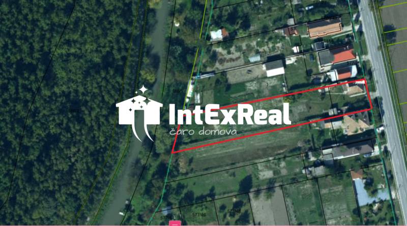 Pozemok pri vode s vidieckym domom,  na predaj, Vozokany pri Galante, viac na: https://reality.intexreal.sk/