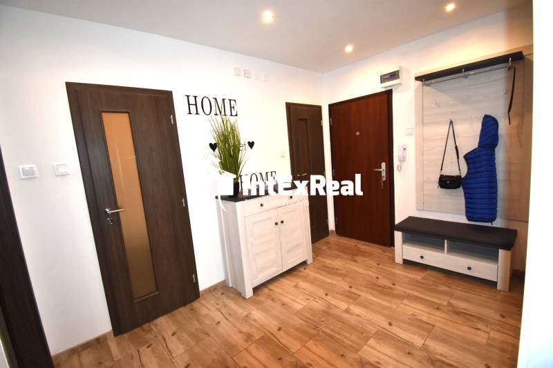 Veľkometrážny 3 izbový byt,  predaj, Šaľa centrum, viac na: https://reality.intexreal.sk/