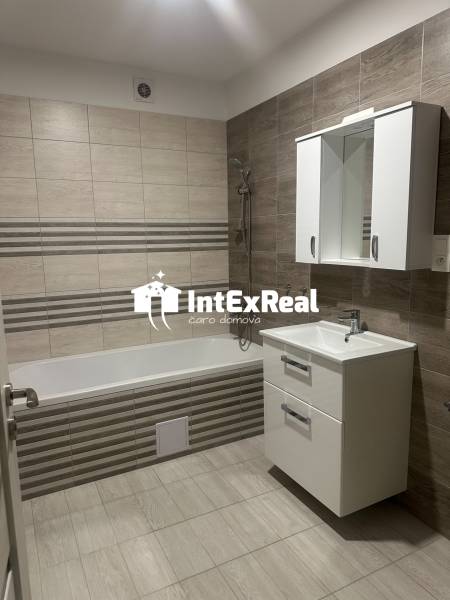  Prenájom, 3 izbový byt so záhradou, Veľké Úľany