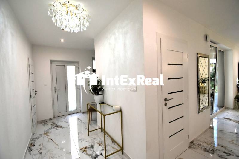 Pre náročných! Prenájom, byt so záhradou, Veľké Úľany, viac na: https://reality.intexreal.sk/