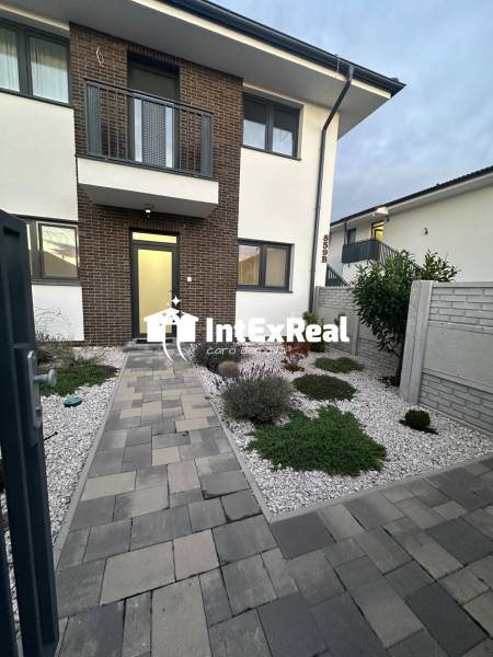  Prenájom, 3 izbový byt so záhradou, Veľké Úľany