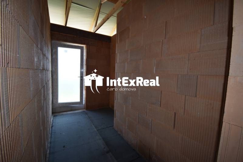 Novostavby, 4 i domy s terasou, tepelným čerpadlom, Topoľnica, viac na: https://reality.intexreal.sk/