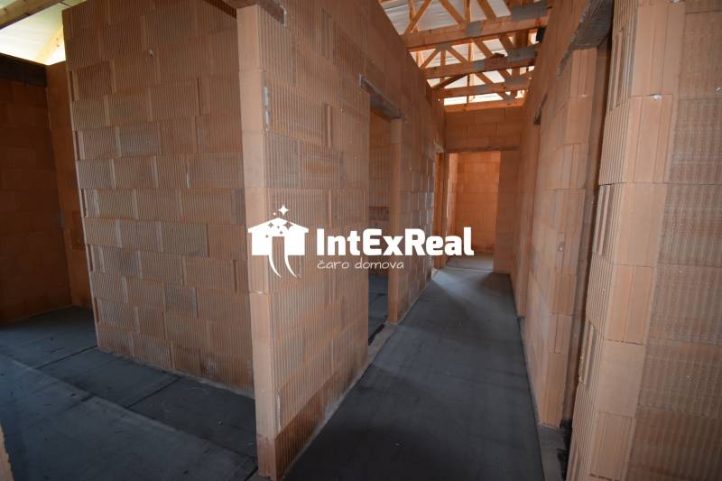 Novostavby, 4 i domy s terasou, tepelným čerpadlom, Topoľnica, viac na: https://reality.intexreal.sk/