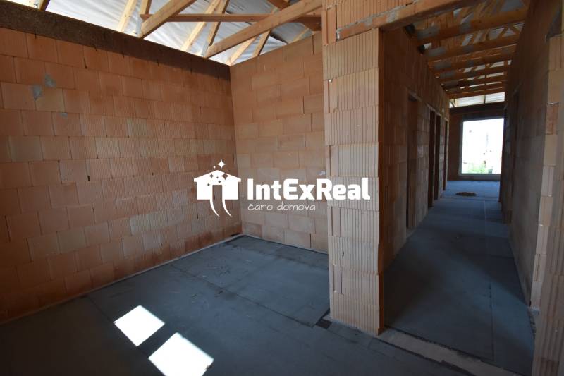 Novostavby, 4 i domy s terasou, tepelným čerpadlom, Topoľnica, viac na: https://reality.intexreal.sk/