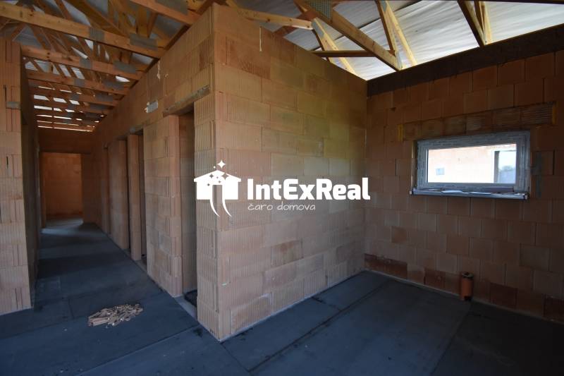 Novostavby, 4 i domy s terasou, tepelným čerpadlom, Topoľnica, viac na: https://reality.intexreal.sk/