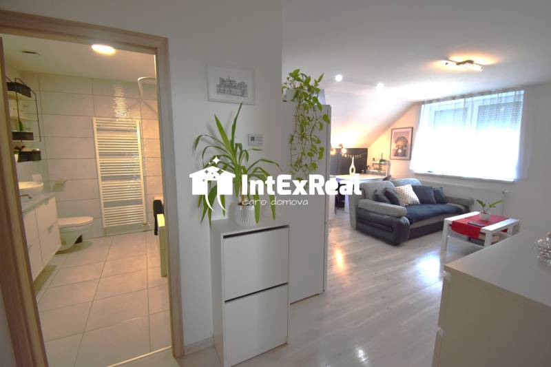 Na predaj 3-izbový byt s posedením a 2x P, Tomášikovo, 58,64 m² , viac na: https://reality.intexreal.sk/
