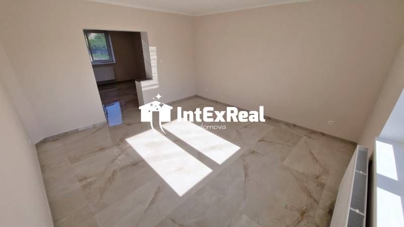 Zrekonštruovaný rodinný dom, 8 á, obec Vlčany, viac na: /https://reality.intexreal.sk/