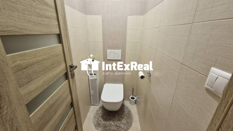 Na predaj 3 izbový byt s 2x P, komorou, v novostavbe pri GALANTE, viac na: https://reality.intexreal.sk/