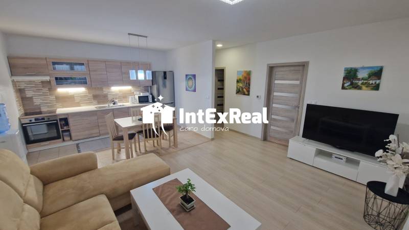 Na predaj 3 izbový byt s 2x P, komorou, v novostavbe pri GALANTE, viac na: https://reality.intexreal.sk/