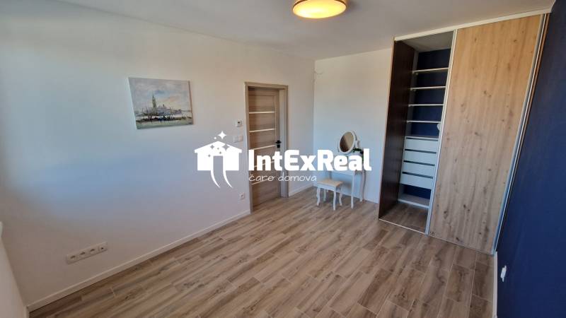 Veľkometrážny 2,5 izbový byt  na predaj, Galanta, Mládežnícka, viac na: https://reality.intexreal.sk/