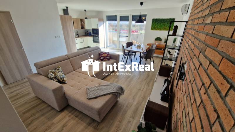 Veľkometrážny 2,5 izbový byt  na predaj, Galanta, Mládežnícka, viac na: https://reality.intexreal.sk/