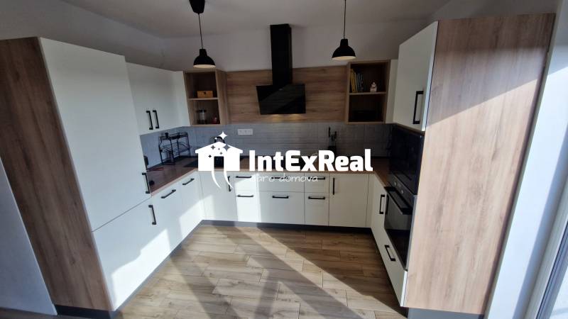 Veľkometrážny 2,5 izbový byt  na predaj, Galanta, Mládežnícka, viac na: https://reality.intexreal.sk/