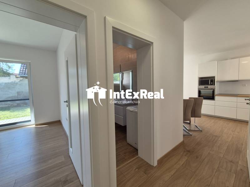 Prenájom pre náročných, rodinný dom, P, v súkromí, Mostová, viac na: https://reality.intexreal.sk/